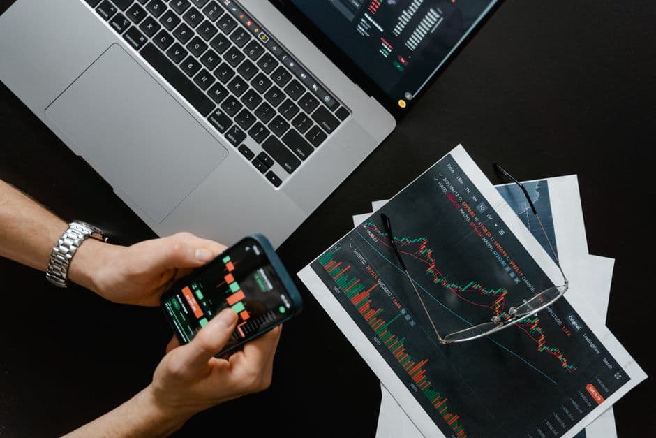 XRP se estabiliza en 1,10 dólares ante el optimismo inversor por un rally en julio