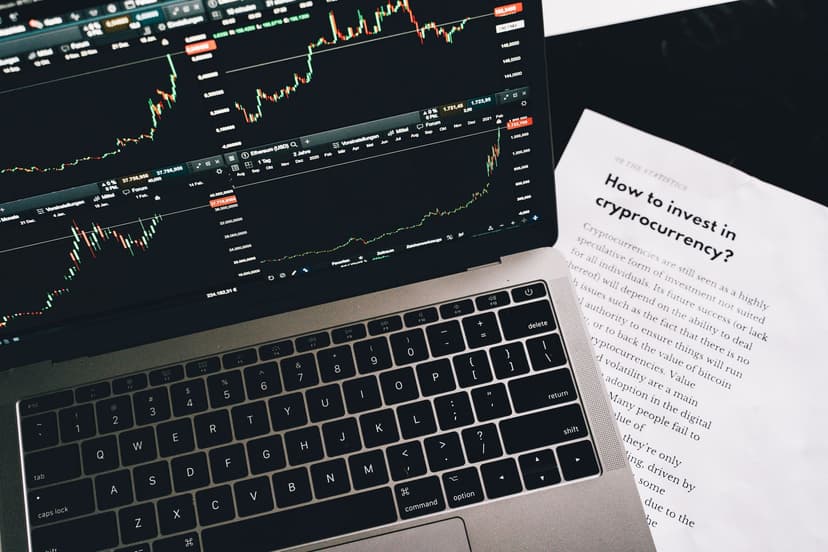Acciones de Coinbase trepan 9.8% ante el impulso legislativo de la Ley Clarity en Washington