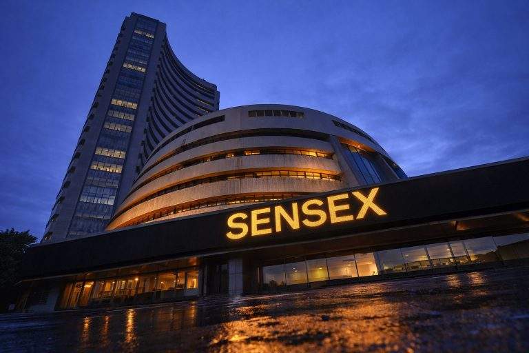 La TI dispara al Nifty: 23.100 desafía al RBI.
